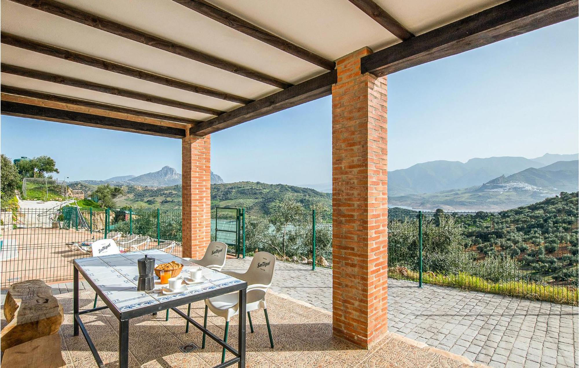 Gorgeous Home In Algodonales With Kitchen Esterno foto