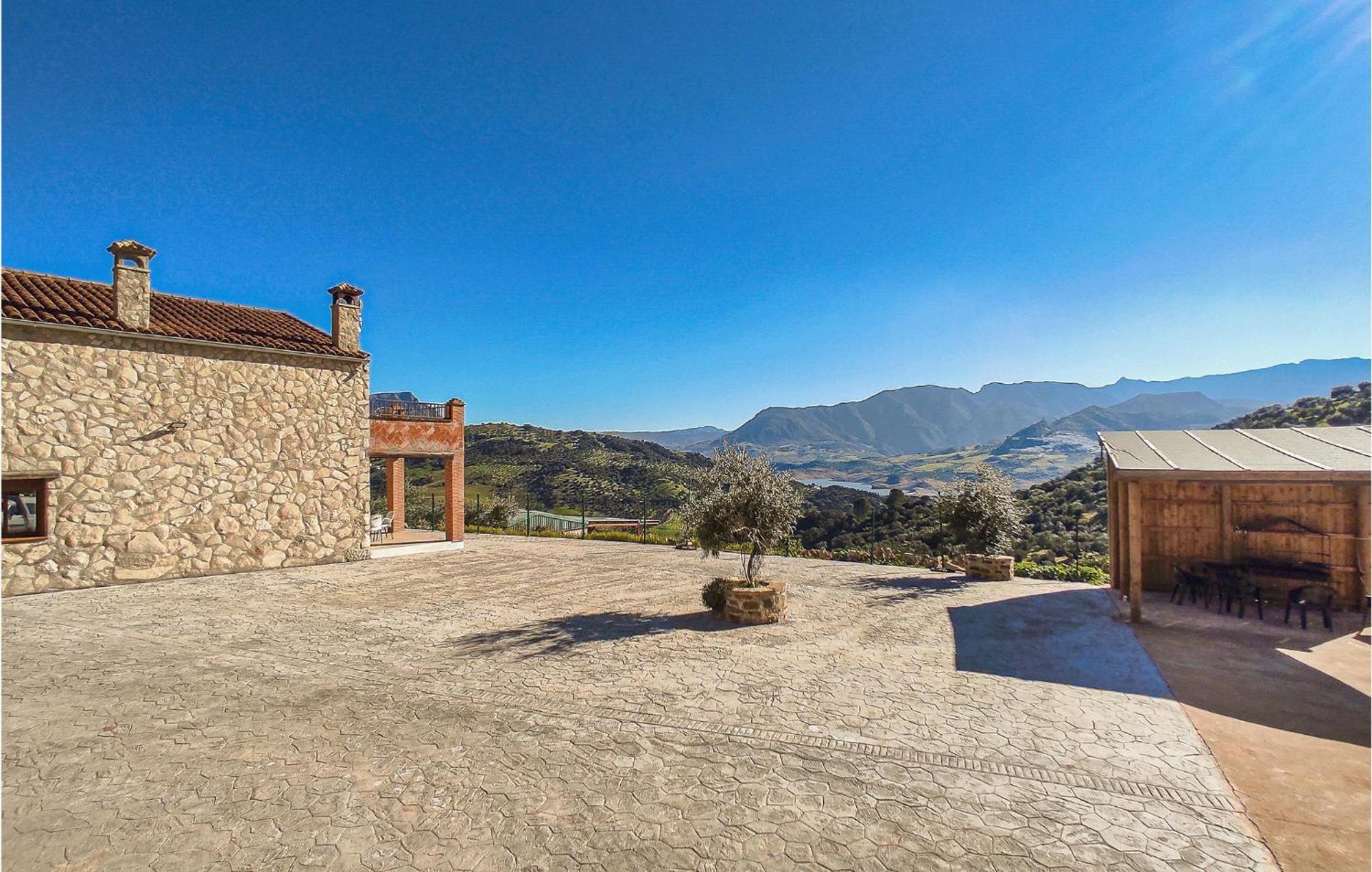 Gorgeous Home In Algodonales With Kitchen Esterno foto