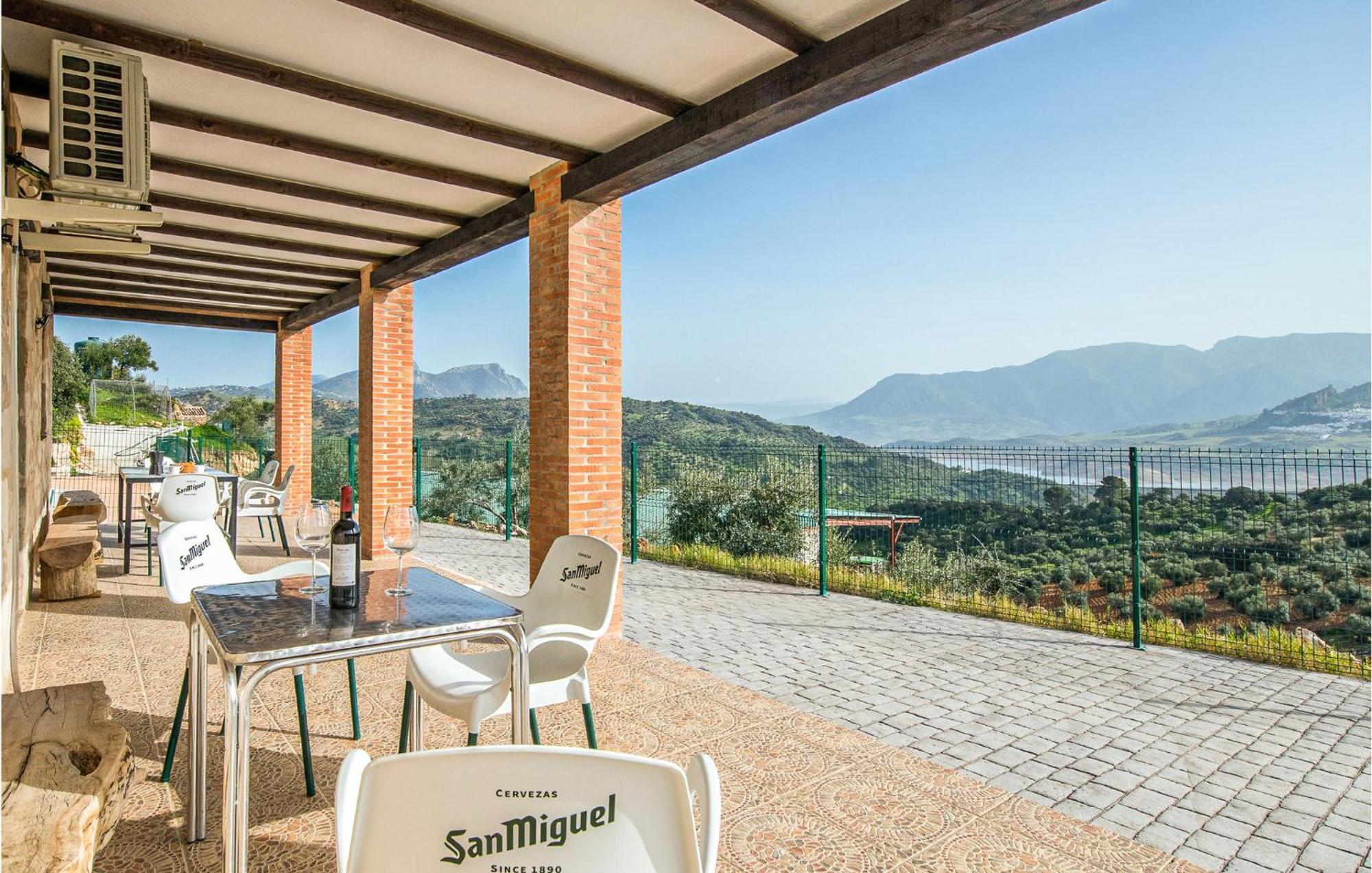 Gorgeous Home In Algodonales With Kitchen Esterno foto