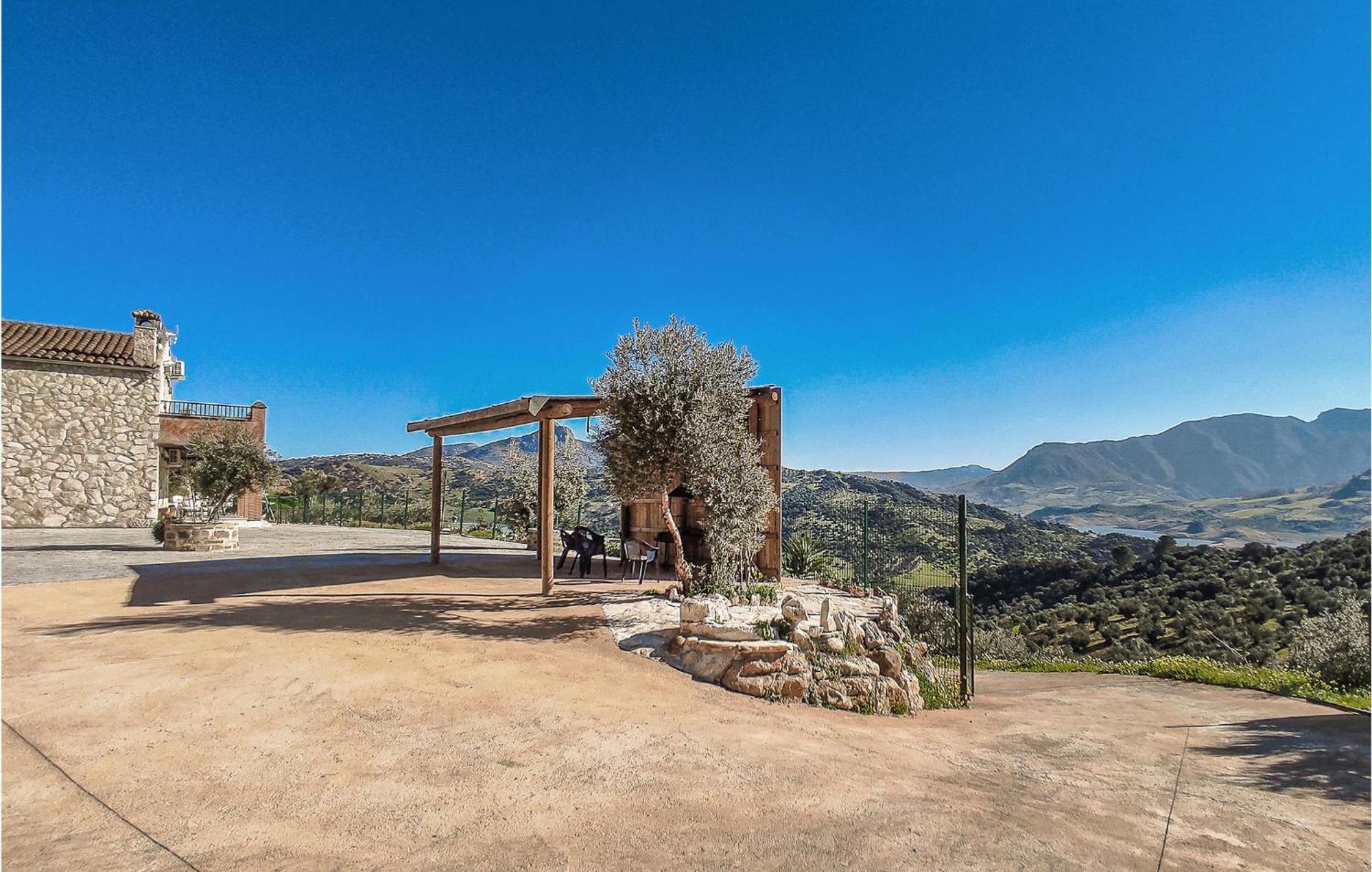 Gorgeous Home In Algodonales With Kitchen Esterno foto