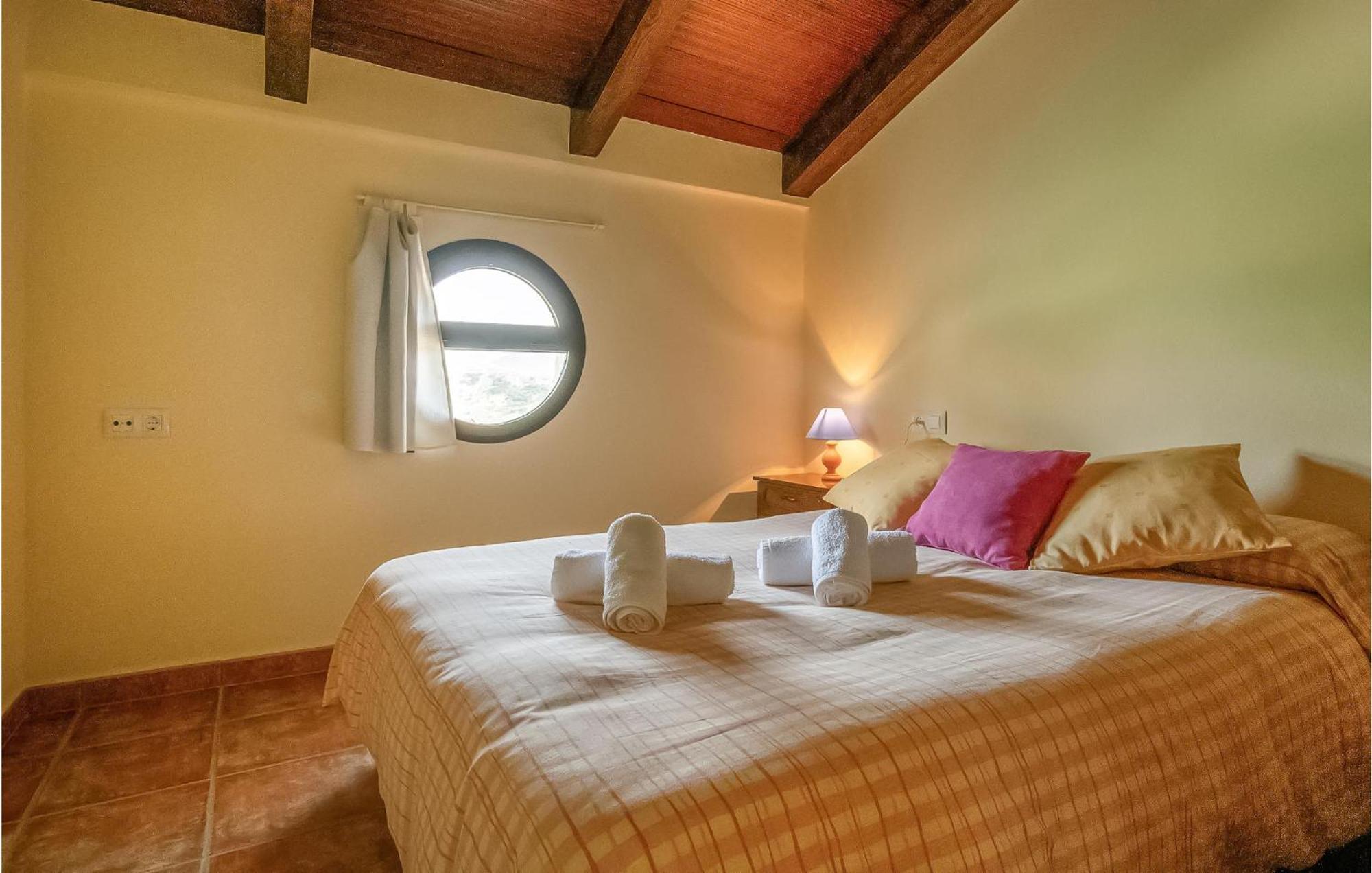 Gorgeous Home In Algodonales With Kitchen Esterno foto